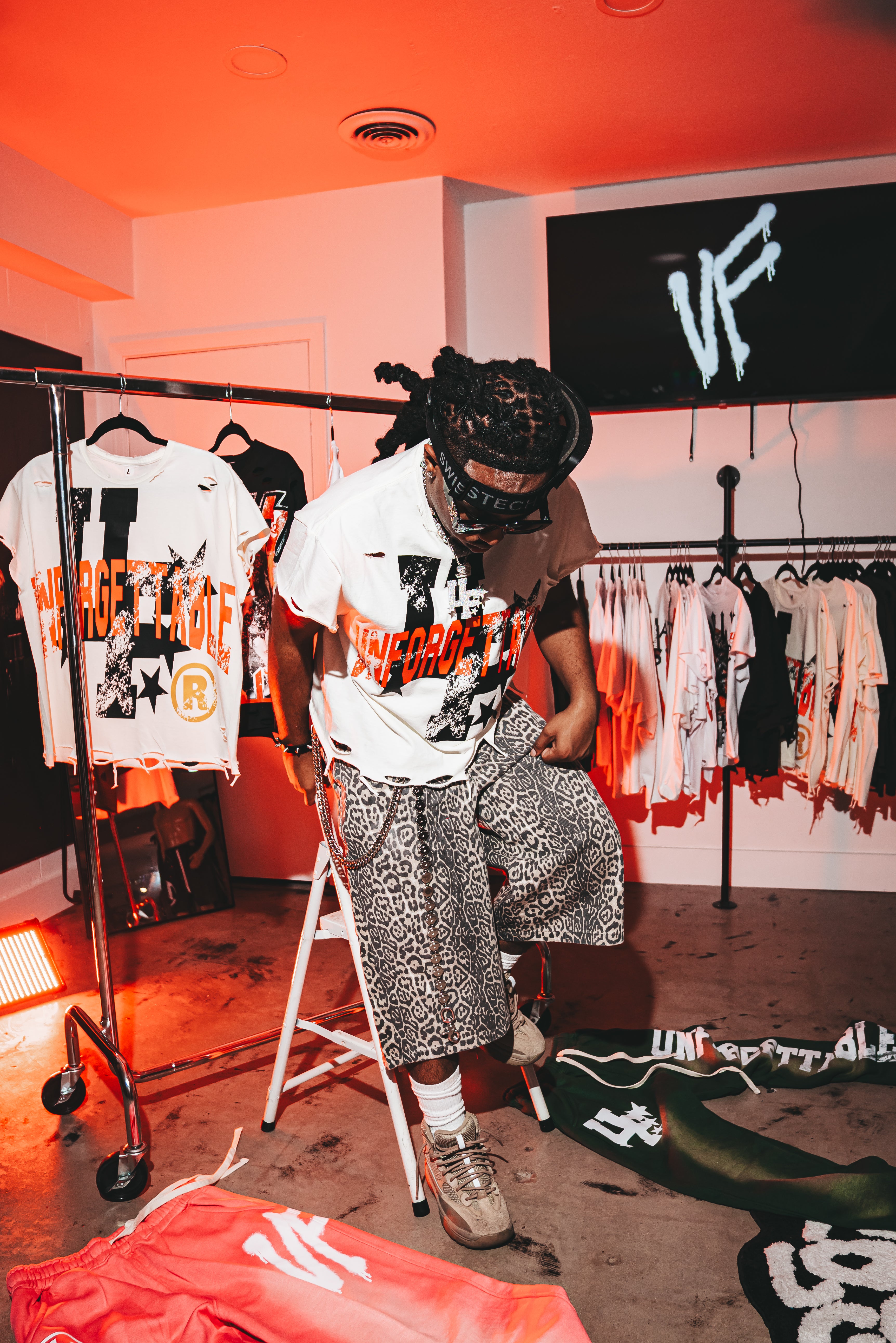 Unforgettable Signature Tee